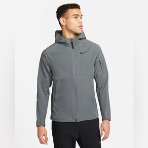 Nike’s Dri-Fit Winterized Fitness Jacket